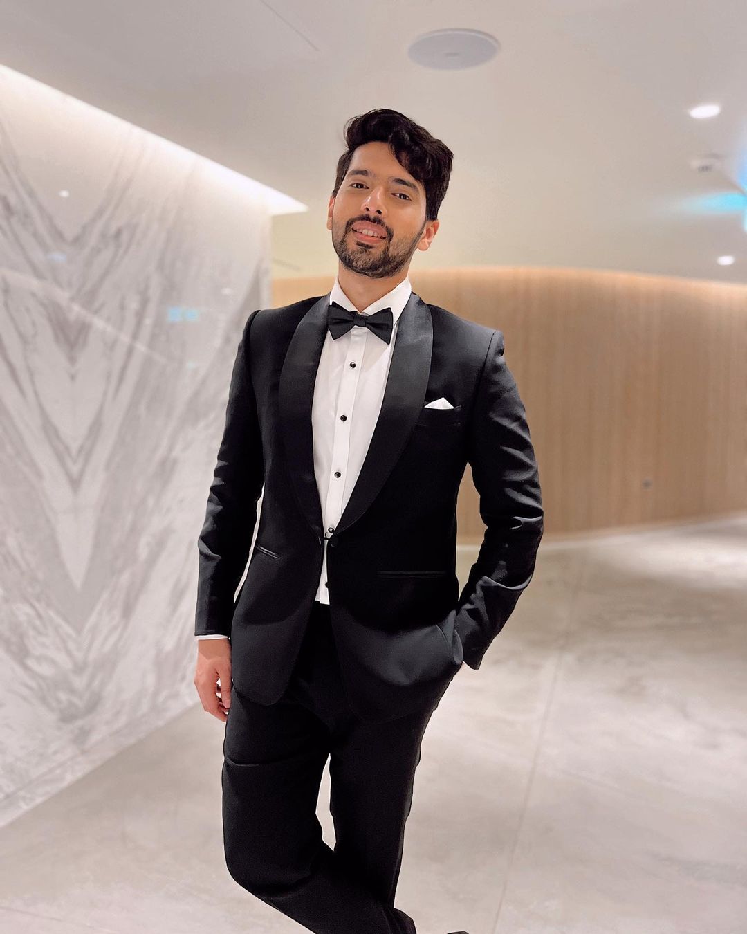 Armaan Malik showed his hot and handsome style in suit 3665