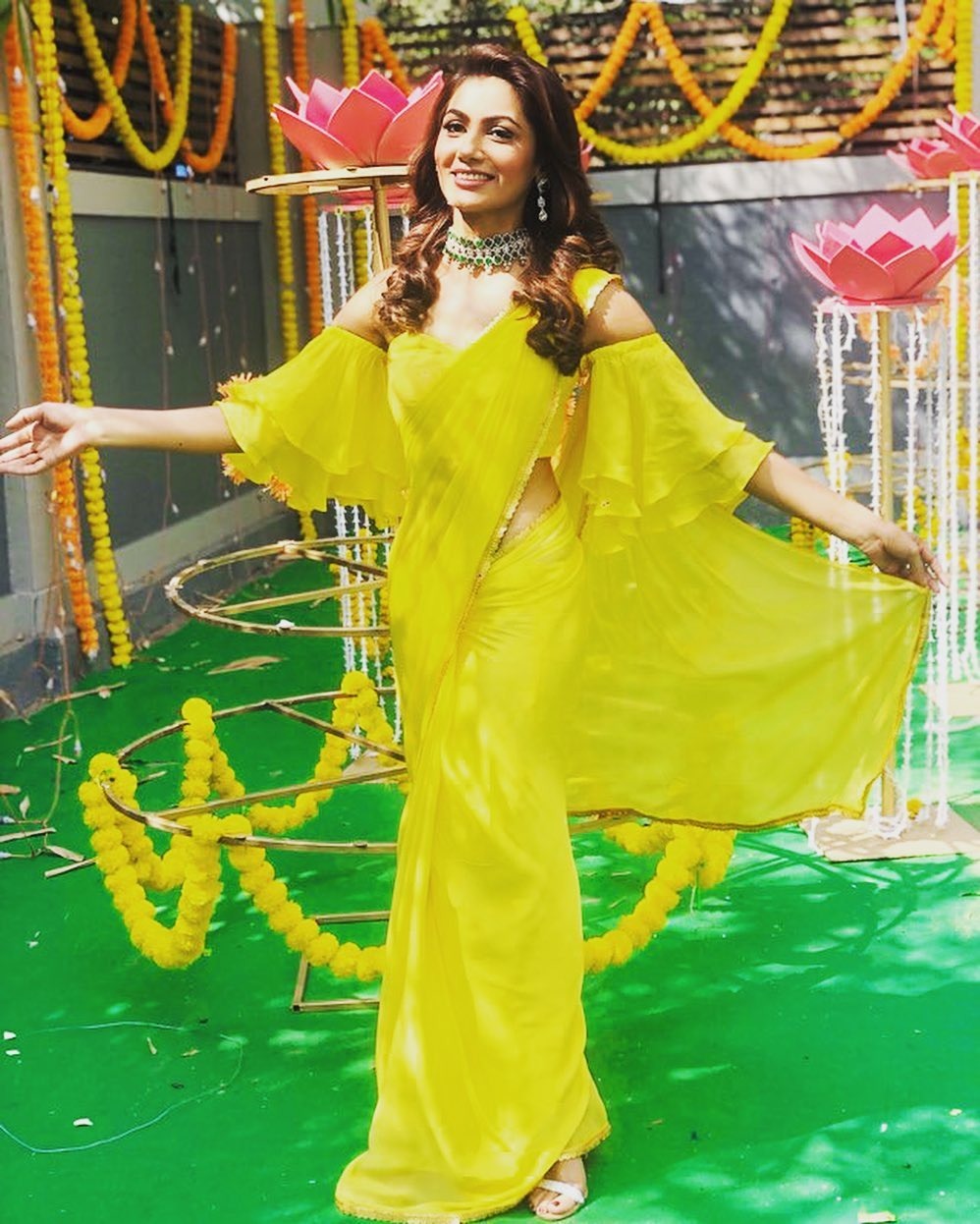 Rupali Ganguly and Sriti Jha looked beautiful in yellow sari, fans expressed their love 2960
