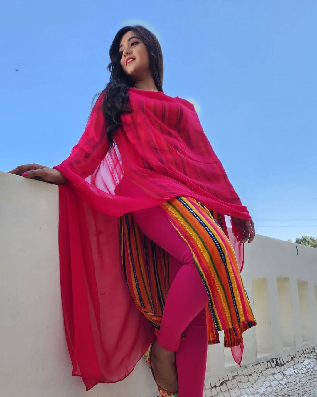 See Indian look in Kajal Raghwani's suit salwar 3904