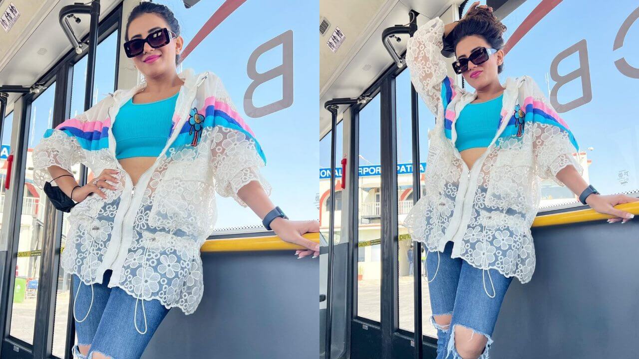 Akshara Singh raised the heat with a transparent outfit, fans were sweating 4879