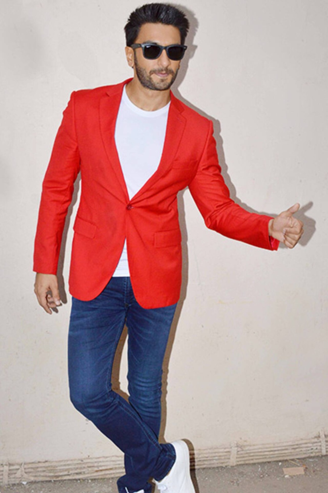 From Salman Khan to Sidharth Malhotra: These stars slay everyone in their red blazer suits, see photos 5661