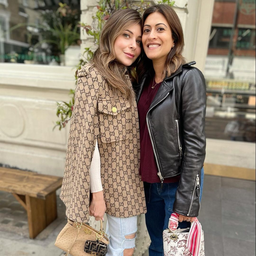 Kanika Kapoor is working her glamor magic on social media handle, see photos 5777