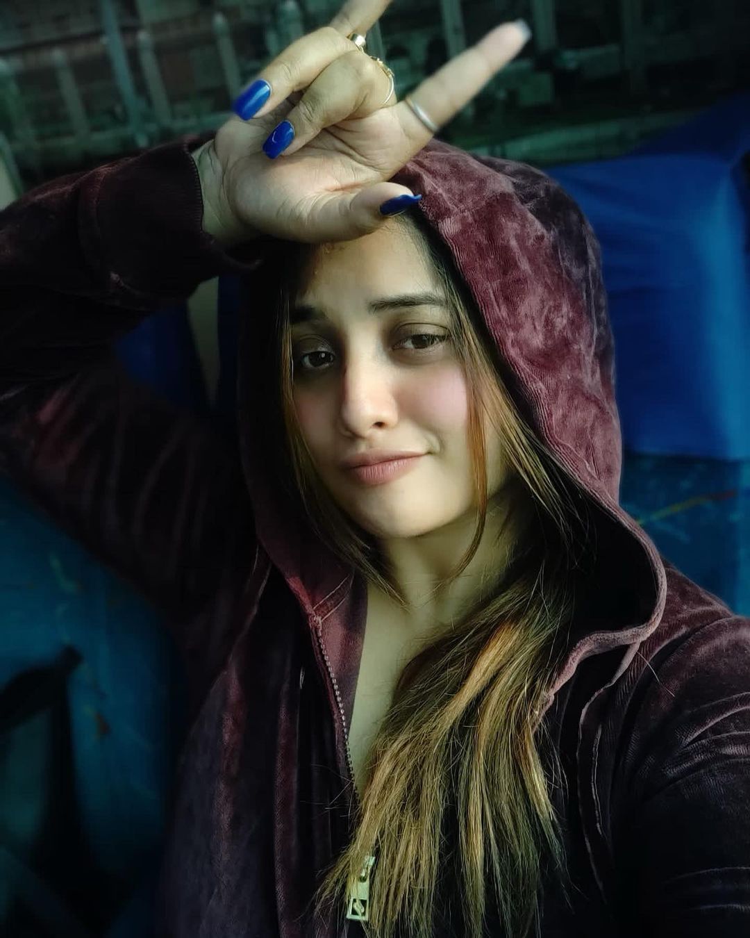 Rani Chatterjee shares her glamorous beauty during train journey, see photos 6264