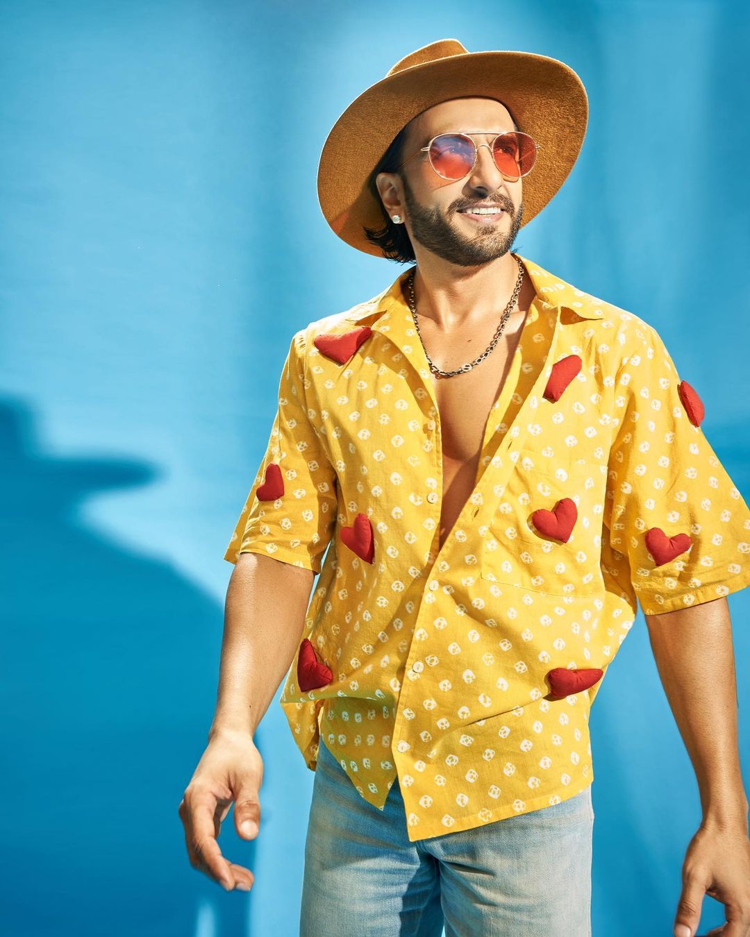 Ranveer Singh is rocking in stylish shirt look, see photos 4727