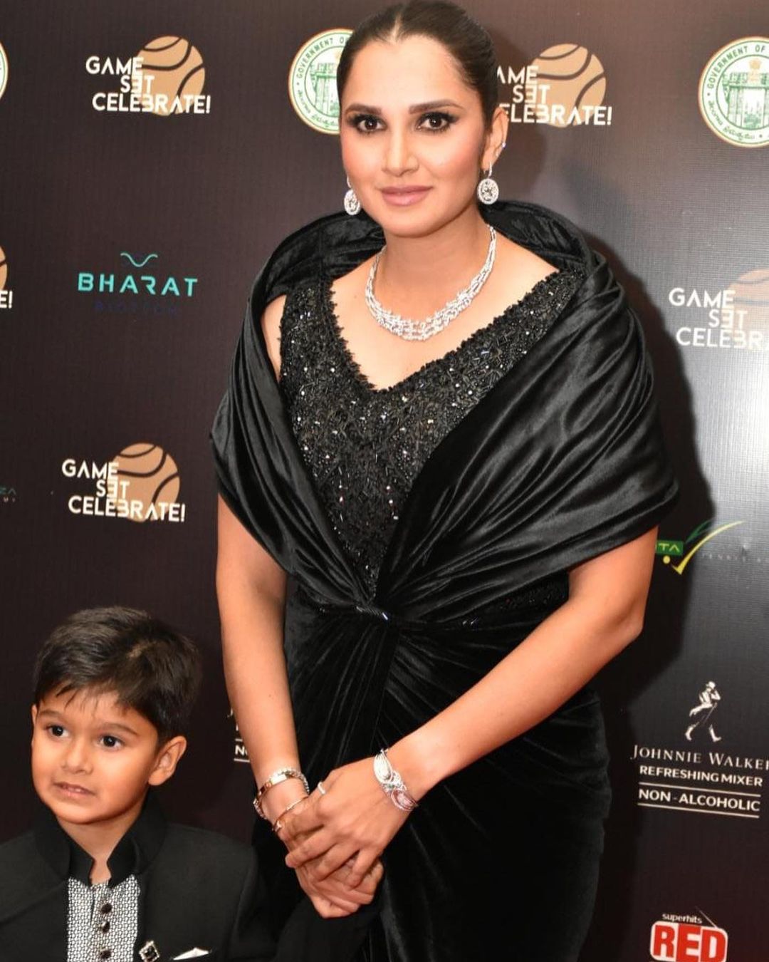 Sania Mirza captivated everyone with her son in a black outfit, see stunning pictures 6103