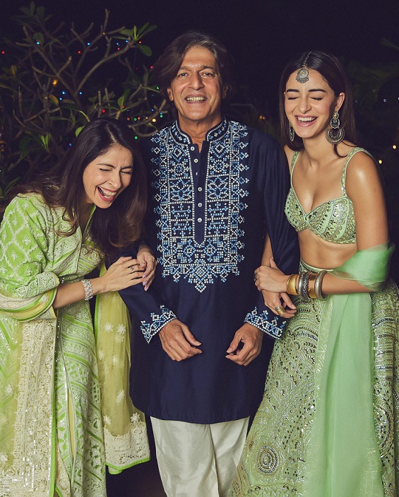 Take a look at Ananya Pandey's designer lehenga 6004