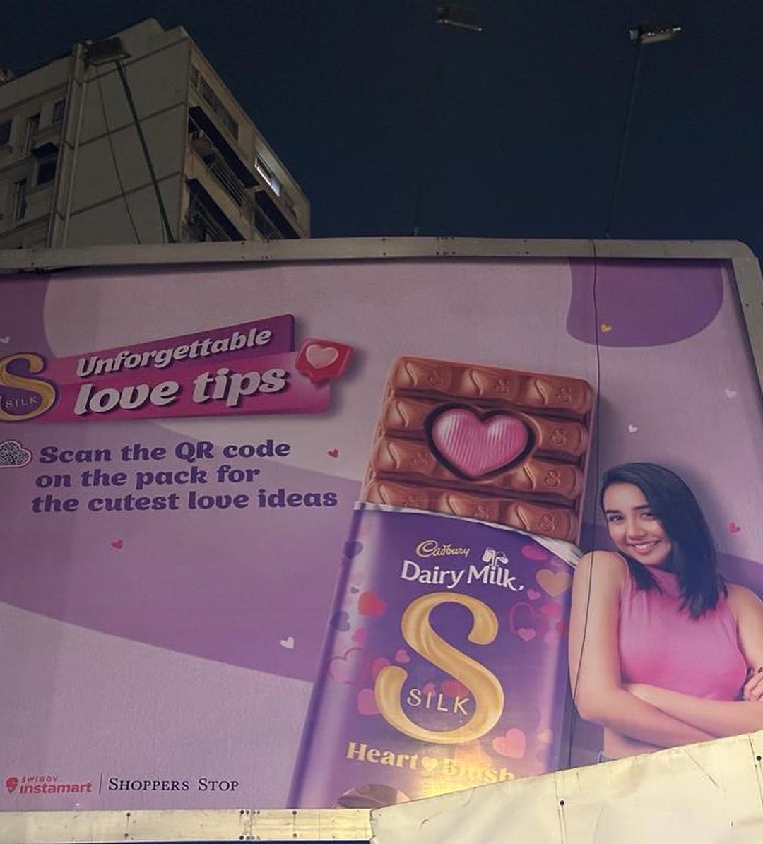 The company in which the father used to work, now the daughter's picture is printed on the billboard of the same company, Prajakta Koli aka Mostly Sen is a very unique story 5874