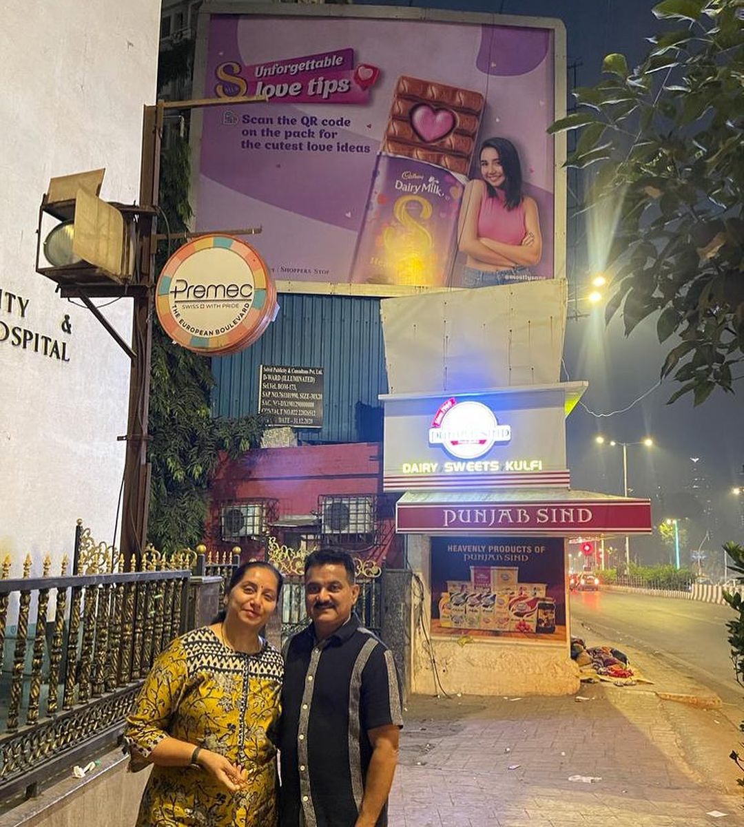 The company in which the father used to work, now the daughter's picture is printed on the billboard of the same company, Prajakta Koli aka Mostly Sen is a very unique story 5875