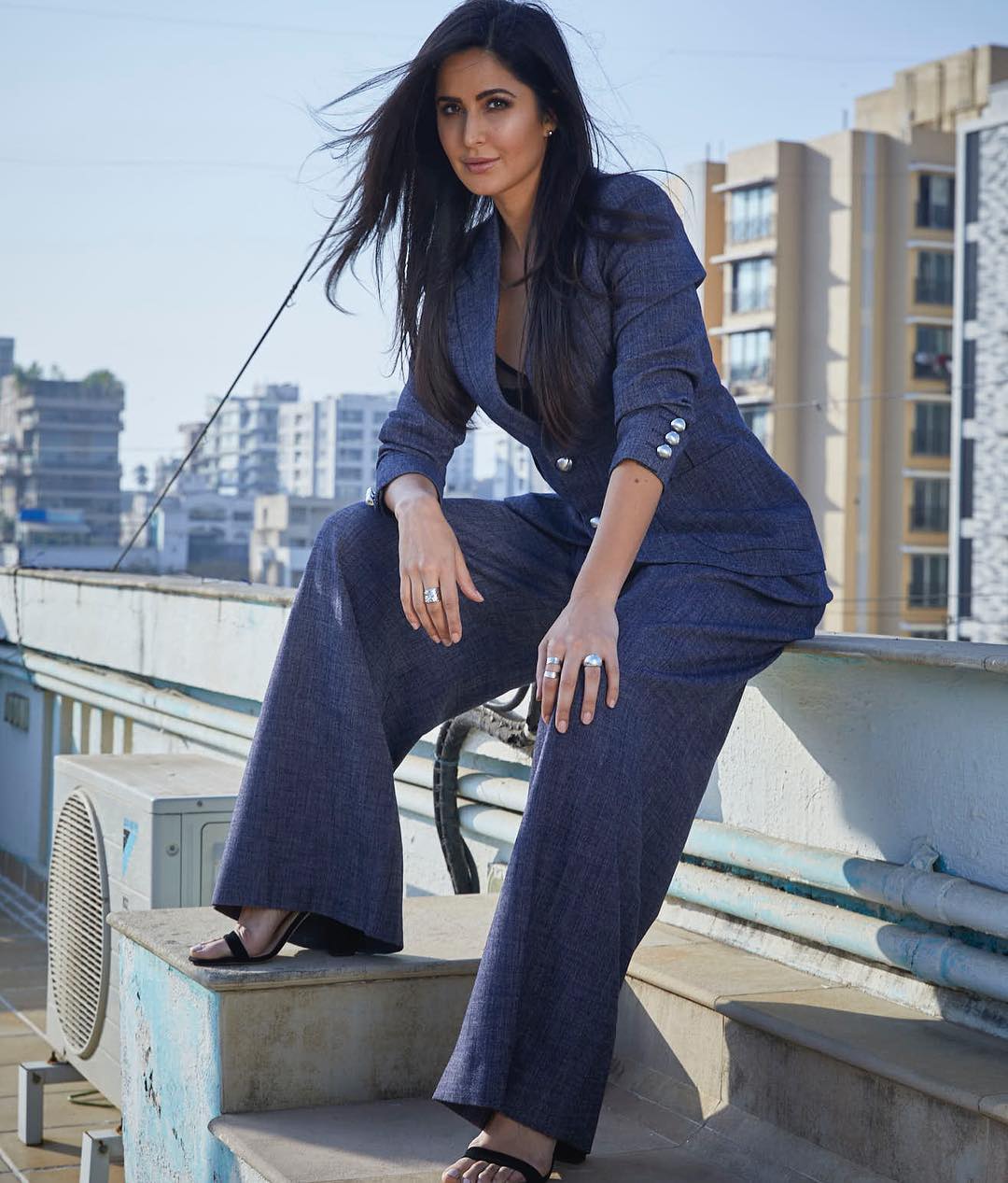 Tara Sutaria or Katrina Kaif: Which actress won your heart in pant suit style? 11153