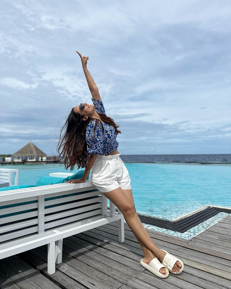 Surbhi Jyoti is enjoying fun-filled moments in Maldives, see charming pictures 16884